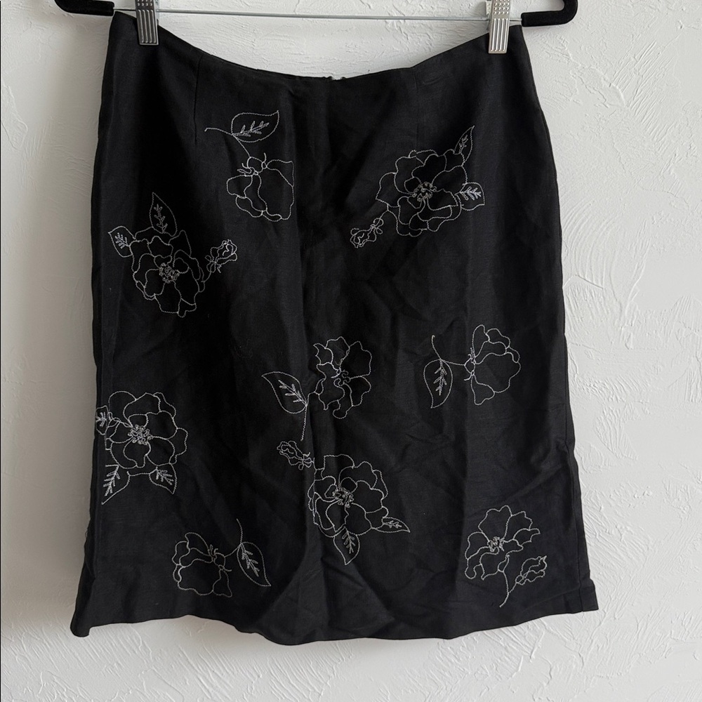 Jillian Jones Floral Black Skirt Size 6